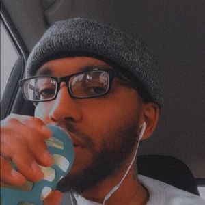 Meet your Posher, Emmanuel